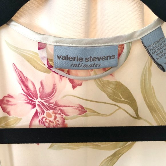 Vintage Valerie Stevens Floral Robe - Picture 3 of 6